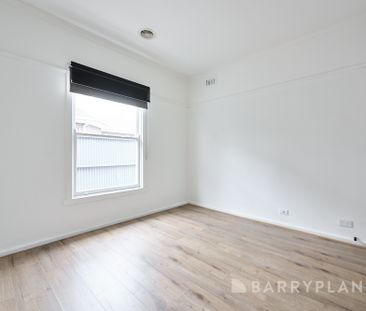 CENTRALLY LOCATED WITH GARDENING INCLUDED. - Photo 6