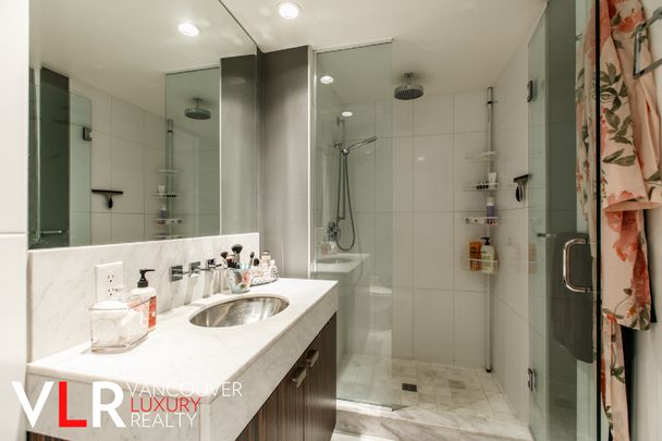 Condo in Downtown Vancouver, BC - Photo 1