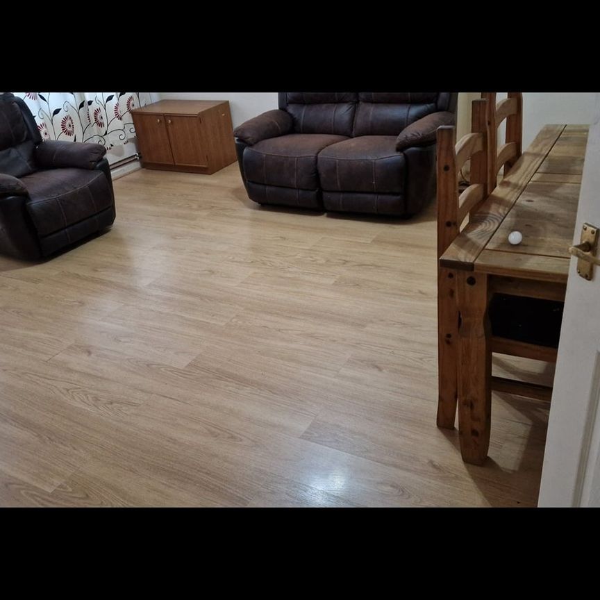 3 Bed Semi-Detached House, William Bristow Road, CV3 - Photo 1