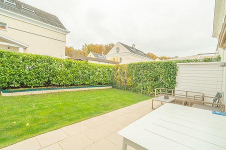 Beautiful semi-detached house with south-facing garden - Photo 4