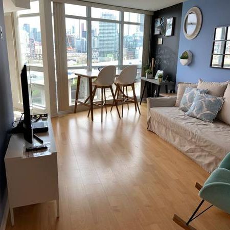 Excellent new furnished bachelor in Fort York! - Photo 3