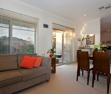 Unit 2/21 Cheviot Road, Mount Waverley. - Photo 4