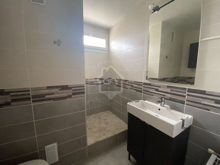 Location Appartement 2 pièces 51m² - Photo 3