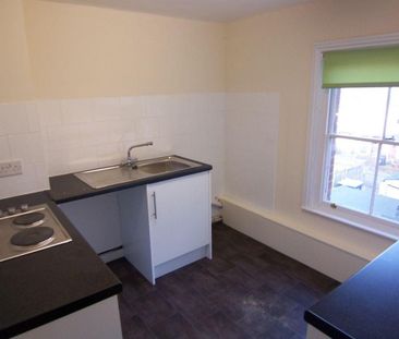 2 bedroom maisonette to rent - Photo 1