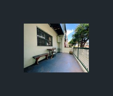 QUIET ONE BEDROOM FLAT - PET FRIENDLY - Photo 5