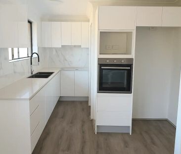 “Superbly located, Spacious & Bright Apartment” - Photo 5