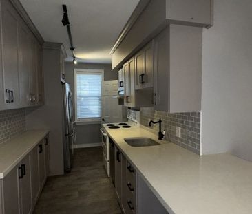 69 John St Barrie | $1550 per month | Utilities Included - Photo 4