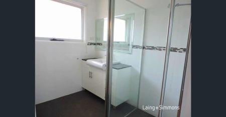 Stylish modern home near station and parks - Photo 3