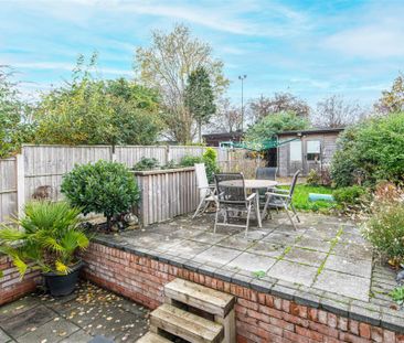 3 bed House - Semi-Detached To Let - Photo 1