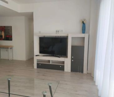 Piso de alquiler en Calle Navarro Ledesma, El Cónsul - Ciudad Unive... - Photo 3