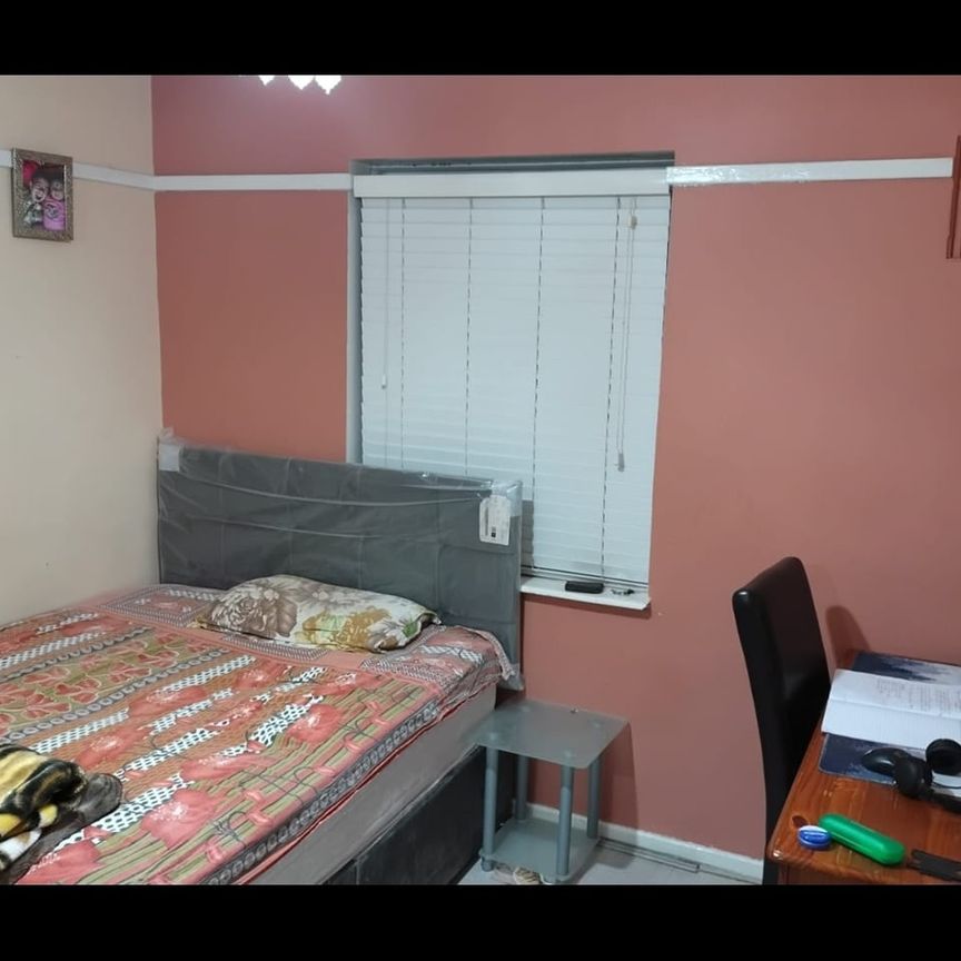 Room in a Shared House, Abbey Drive, LU2 - Photo 1