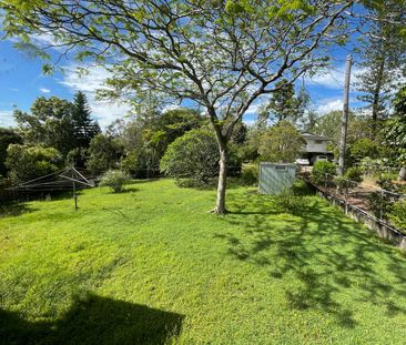 Classic and Spacious home! - Photo 5