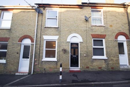 2 bedroom terraced house to rent - Photo 3