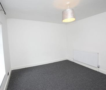 2 bedroom end of terrace house to rent - Photo 6