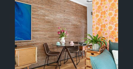 Furnished One-Bedroom Apartment in the Heart of St Kilda - Photo 4