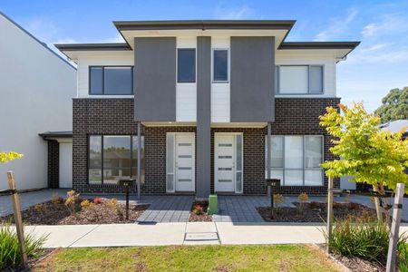 Comfortable Family Living in a Convenient Setting - Photo 3