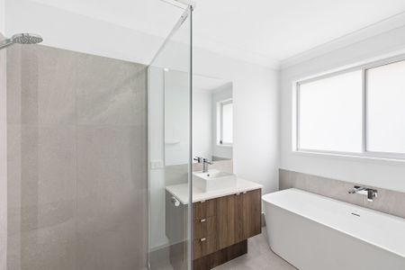 18 Flame Tree Road - Photo 3