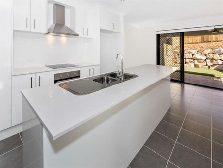 Modern 3-Bedroom House in Augustine Heights - Photo 4
