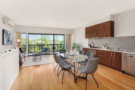 LOVELY TWO BEDROOM HOME IN GREAT LOCATION - Photo 2