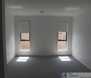 10 Solar Close, Cranbourne East - Photo 3