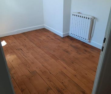 Location Appartement 3 pièces 62m² ROANNE 42300 - Photo 2