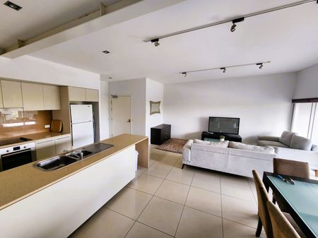 2 BEDROOM APARTMENT! - Photo 3