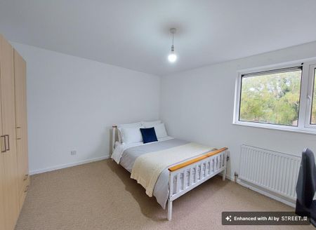 2 bedroom end of terrace house to rent - Photo 3