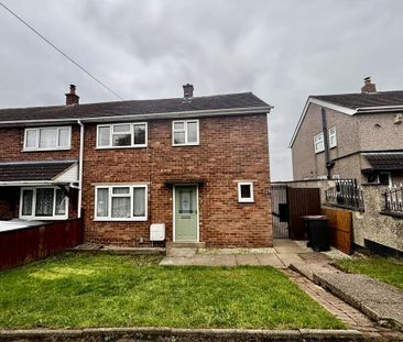 3 bedroom end of terrace house to rent - Photo 2