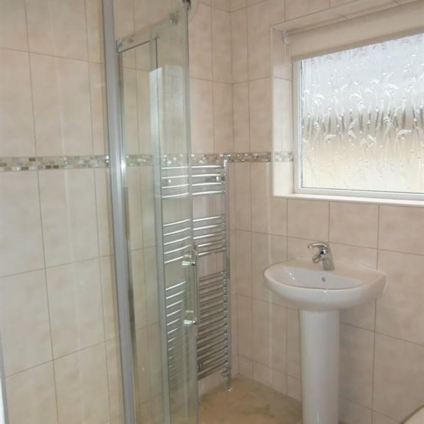 2 bedroom Bungalow To Let - Photo 1