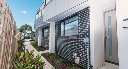 2/75 Station Road, Glenroy, VIC 3046 - Photo 4