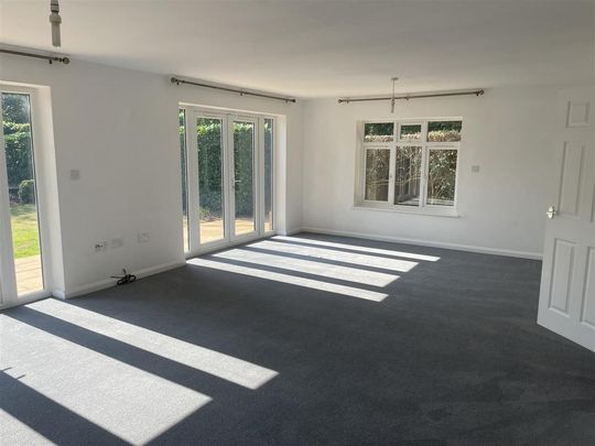 4 bedroom detached house to rent - Photo 1