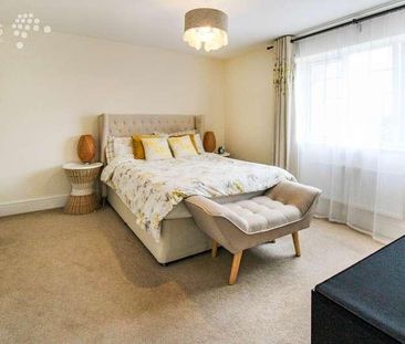 Collins Drive, Earley, Reading, RG6 - Photo 3