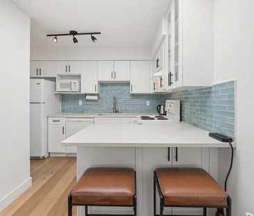 Spruce Street - Photo 2