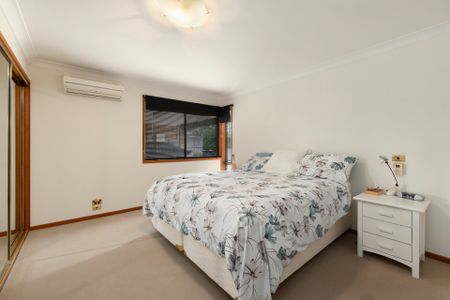 Spacious Family Oasis with Pool � Moments to Mona Vale Village - 6 month lease - Photo 3