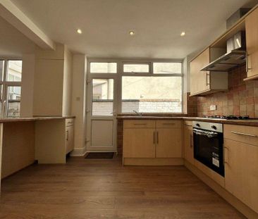 5 bedroom house to rent - Photo 2