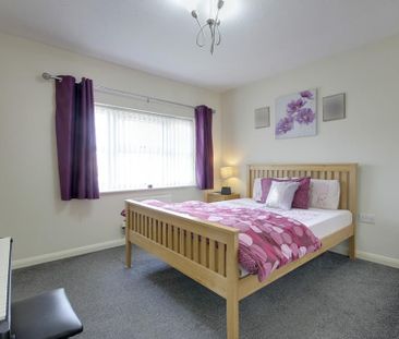 4 bedroom detached house to rent - Photo 4