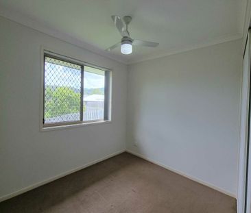 LARGE FAMILY HOME! - Photo 2