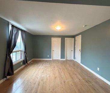 $1,599 / 2 br / 1 ba / 518 Cannon St E unit 2 - Photo 4