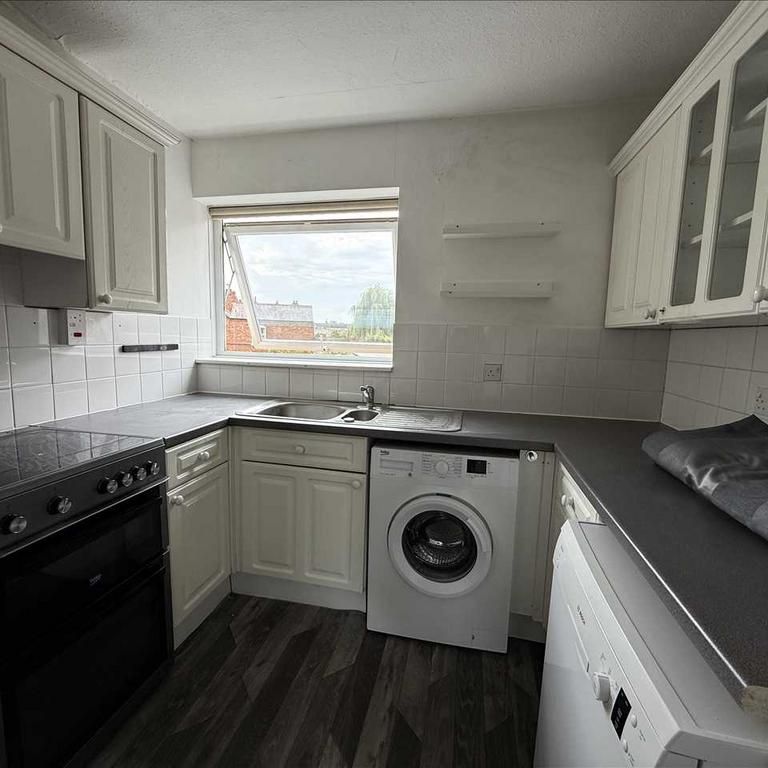 2 bedroom apartment to rent - Photo 1