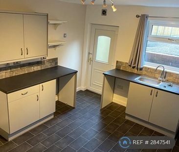 3 bedroom end of terrace house to rent - Photo 5