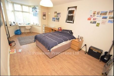 6 Bedroom Student Lettings Leeds - Photo 5