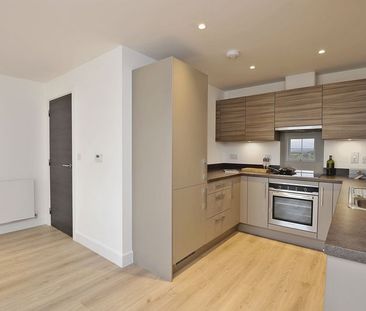 Flambard Way, Godalming, Surrey, GU7 - Photo 3