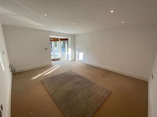 Cable House Court, Woking - 2 bedrooms Property for lettings - Seymours - Photo 1