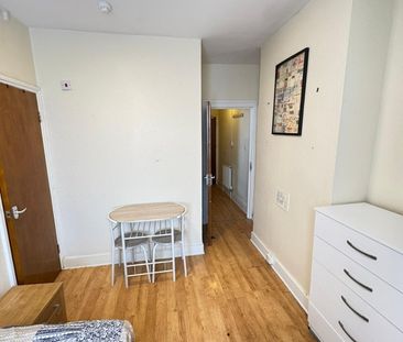 Studio Flat, Green Lanes, N8 - Photo 1