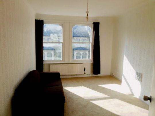 2 Bedroom 1 Bathroom - Photo 1