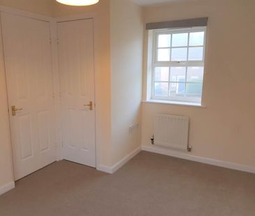 Lowndes Path, Aylesbury - Photo 4