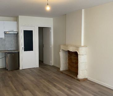 Location Appartement 1 pièce 47m² LA ROCHELLE 17000 - Photo 2