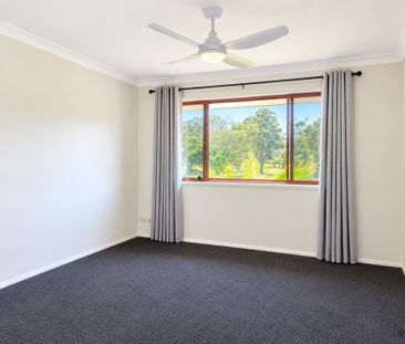 Freshly Updated Three-Bedroom Townhouse � Space, Comfort & Convenie... - Photo 4