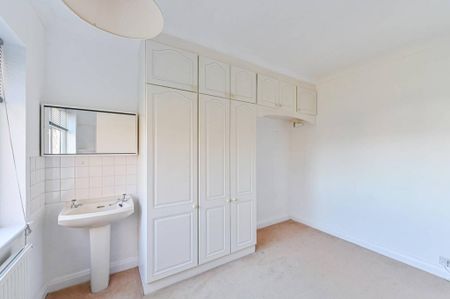 4 bedroom detached house to rent - Photo 3