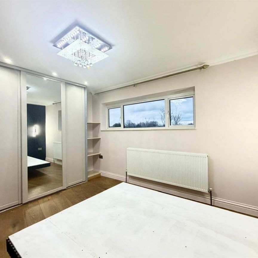 6 Bedroom House To Let - Photo 1